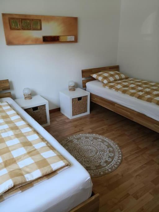 Garten-Wohnung Eschen Esterno foto