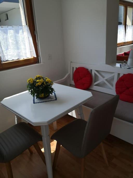 Garten-Wohnung Eschen Esterno foto